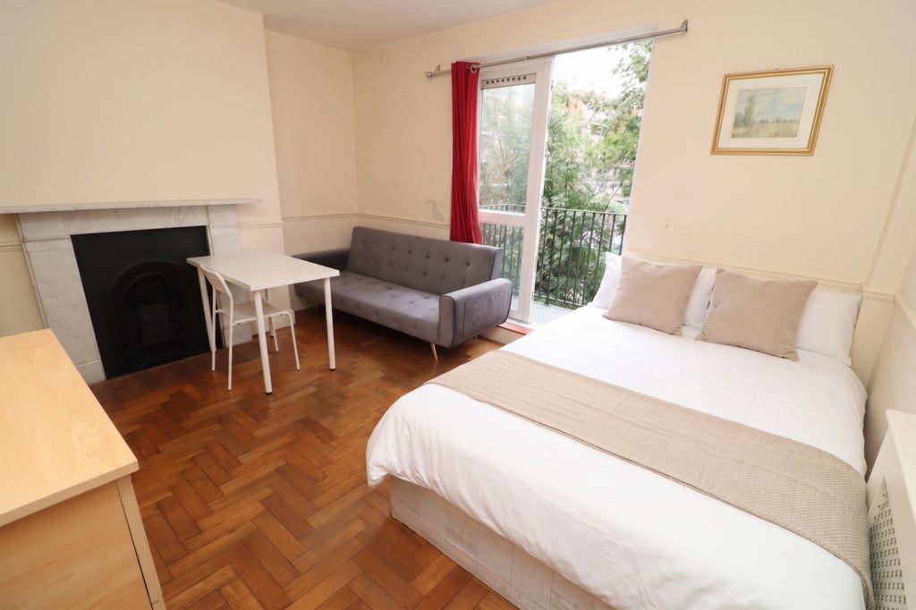 Room Globe Road in Greater London