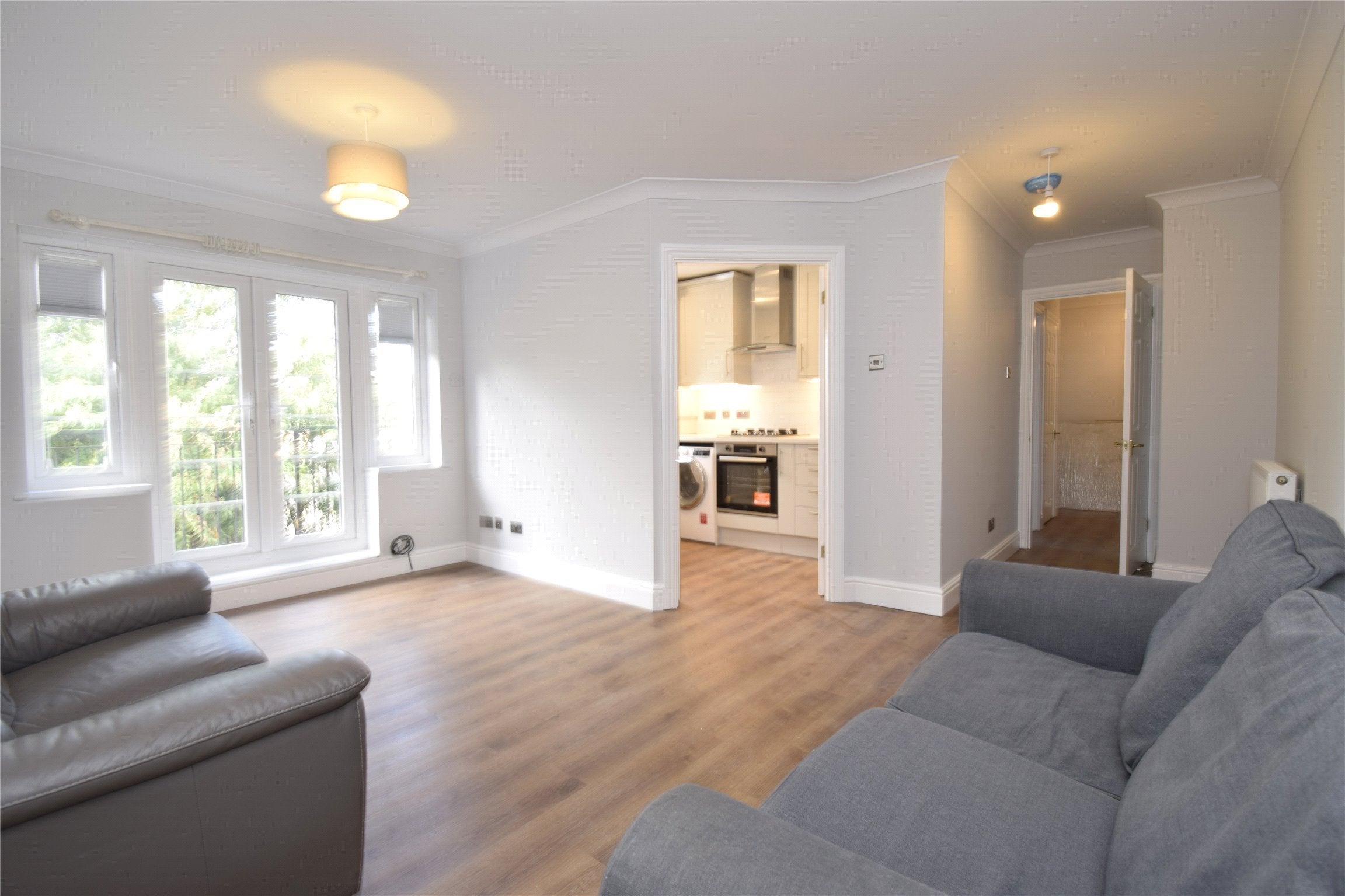 Flat Lytton Road in Greater London