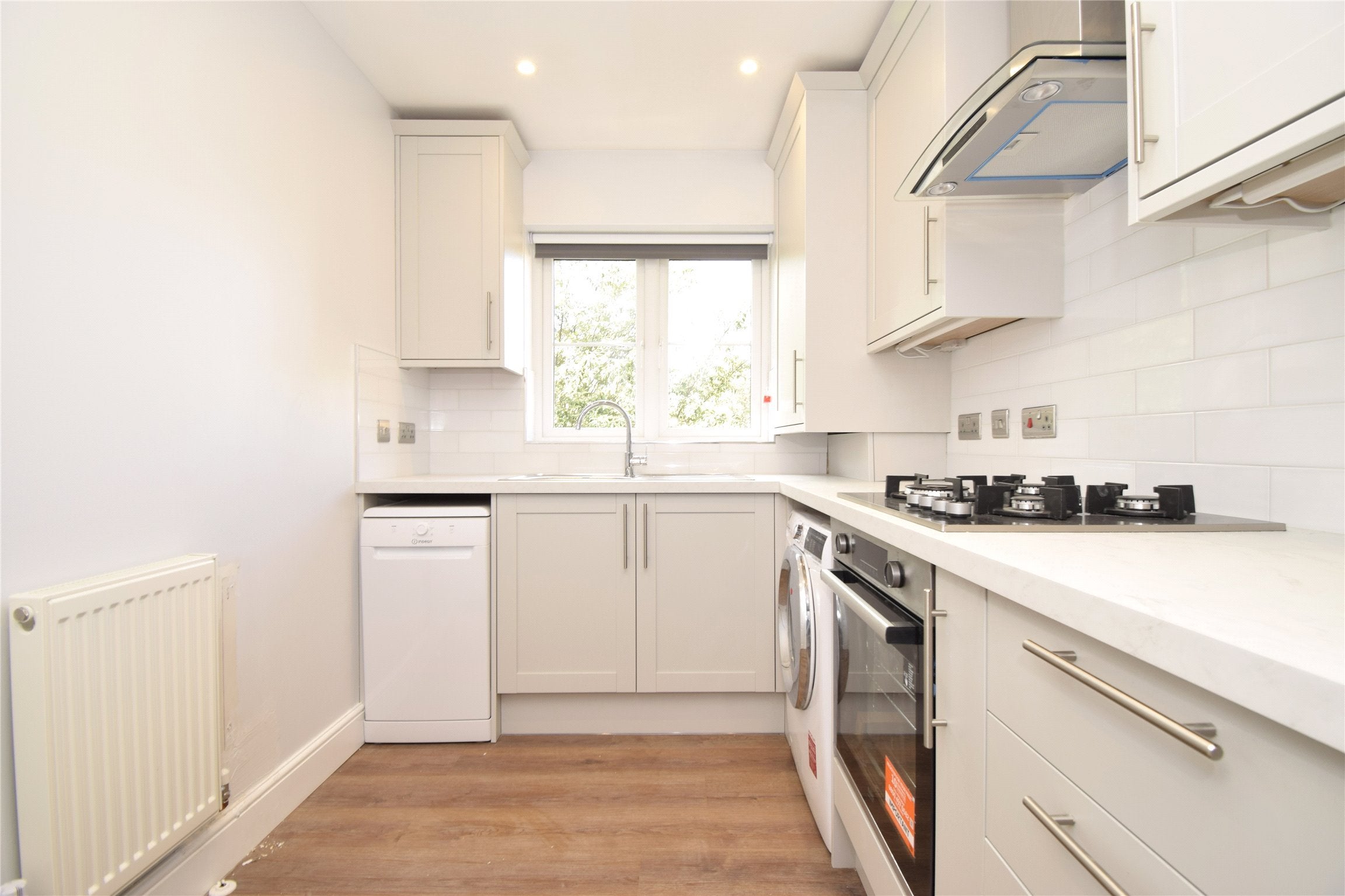 Flat Lytton Road in Greater London