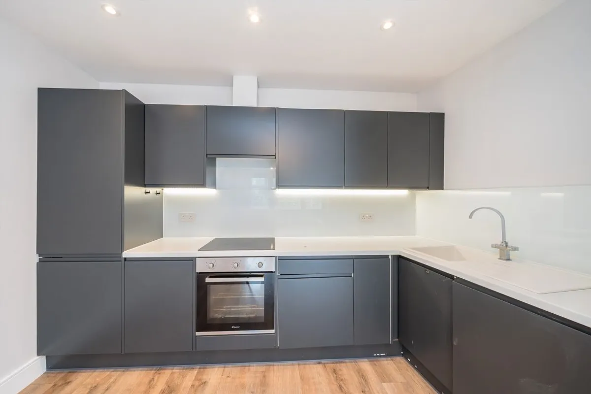 Flat Heath Road in Greater London
