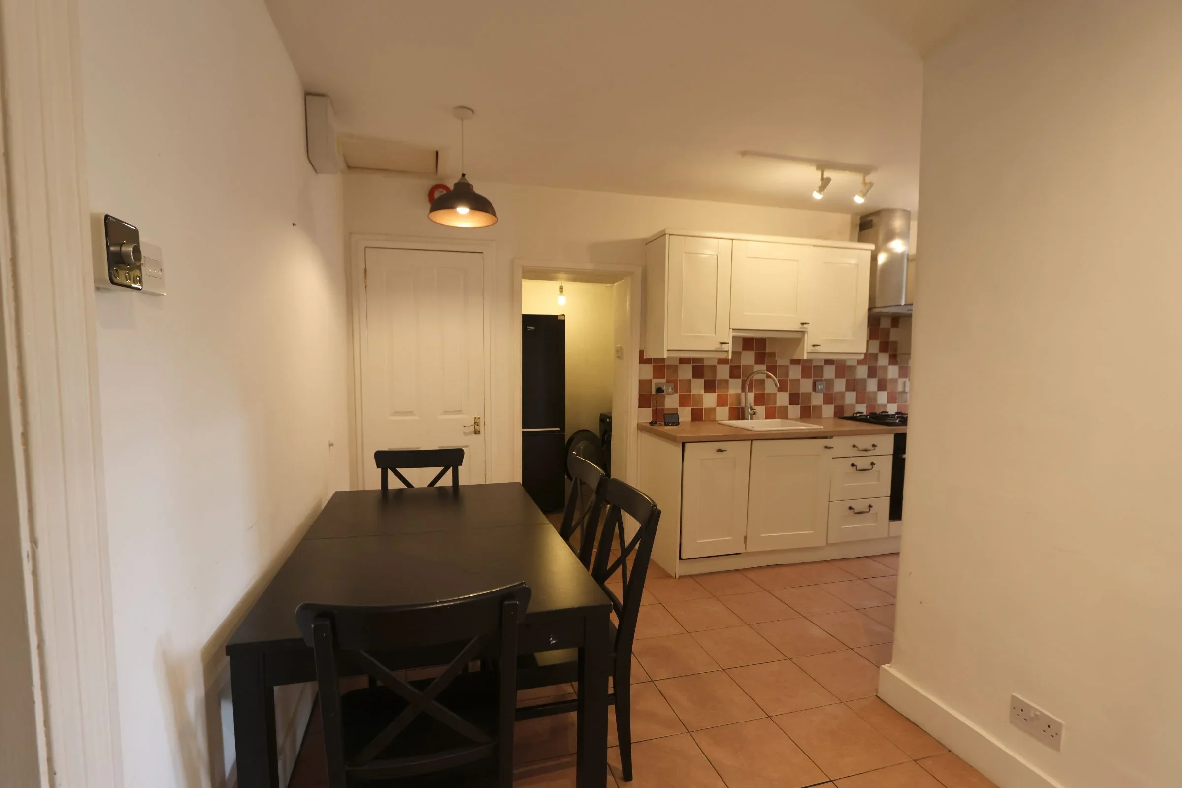 Flat Clarendon Road in Bristol