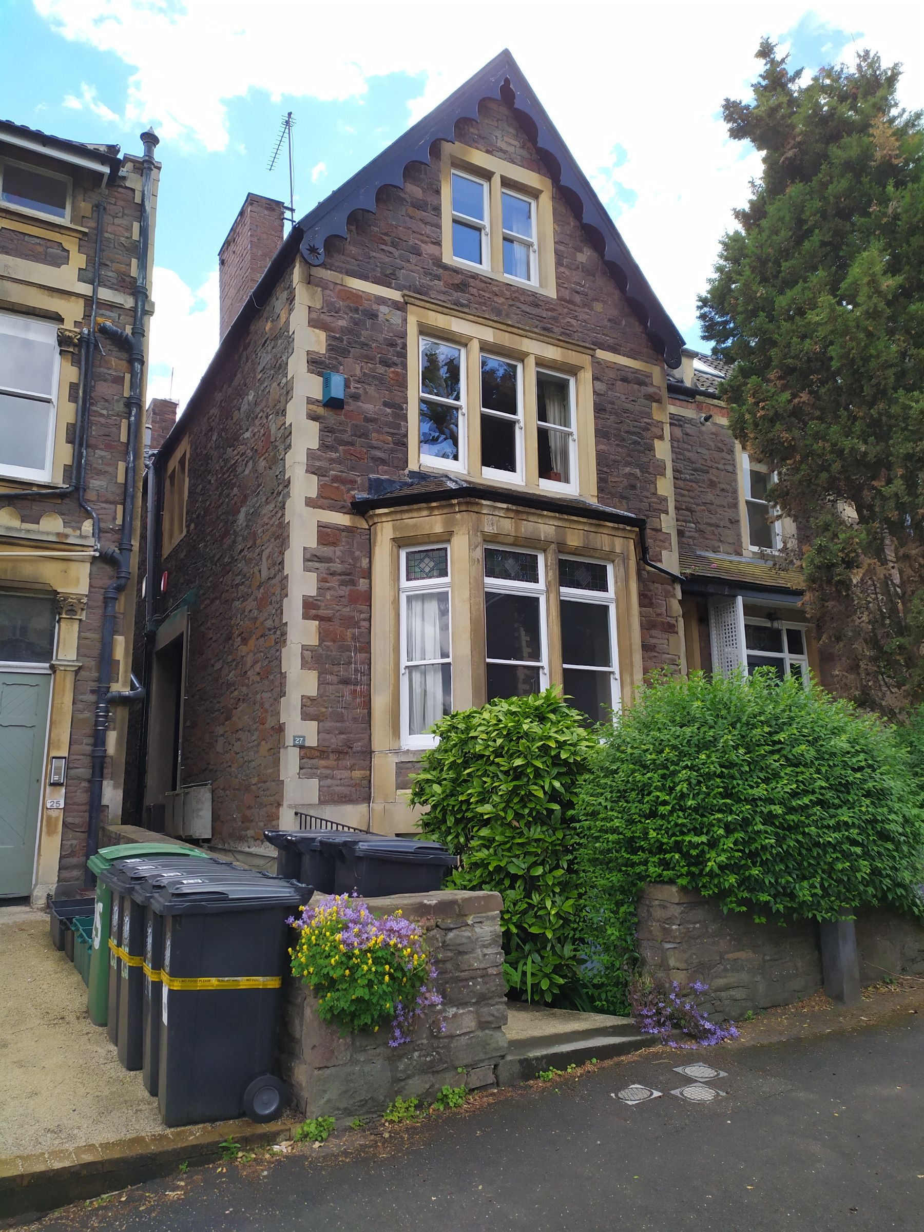 Flat Clarendon Road in Bristol