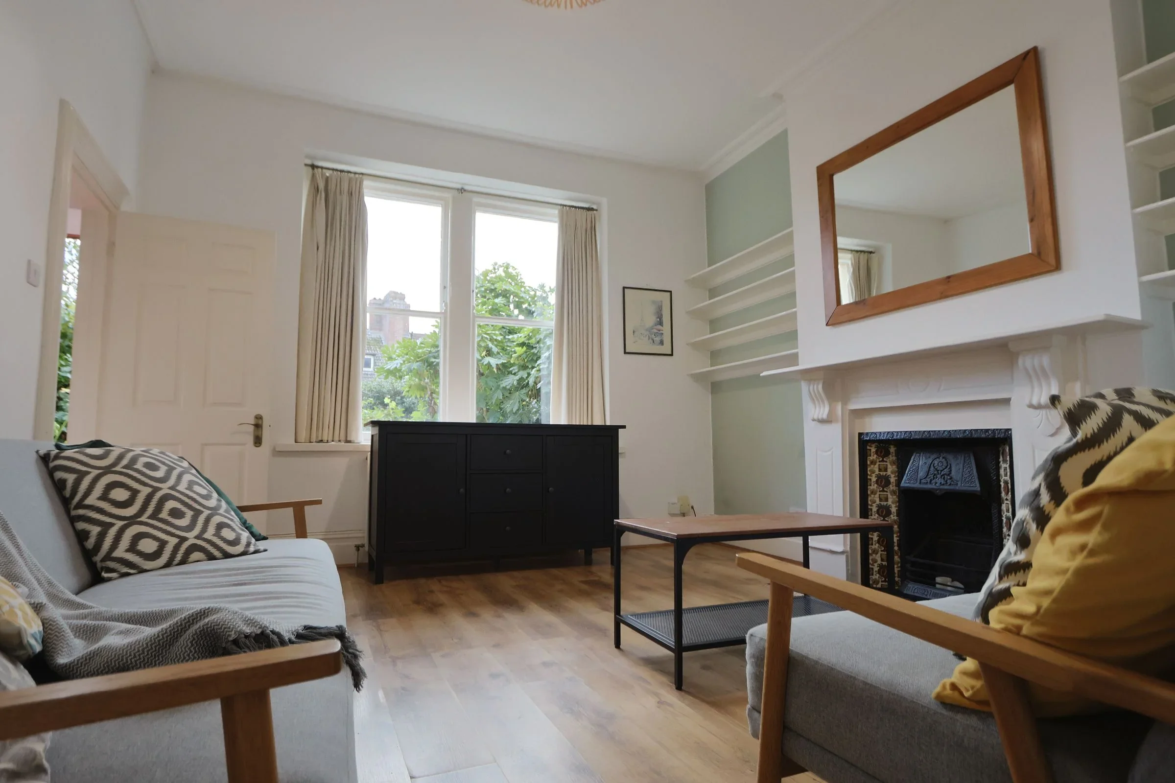 Flat Clarendon Road in Bristol
