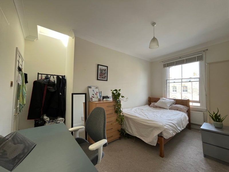 Room Elgin Avenue in City of Westminster