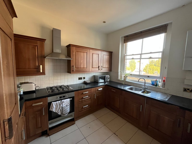Room Elgin Avenue in City of Westminster