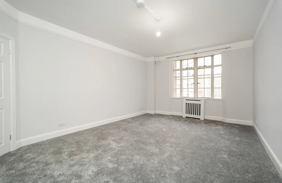 Flat Upper Woburn Place in London