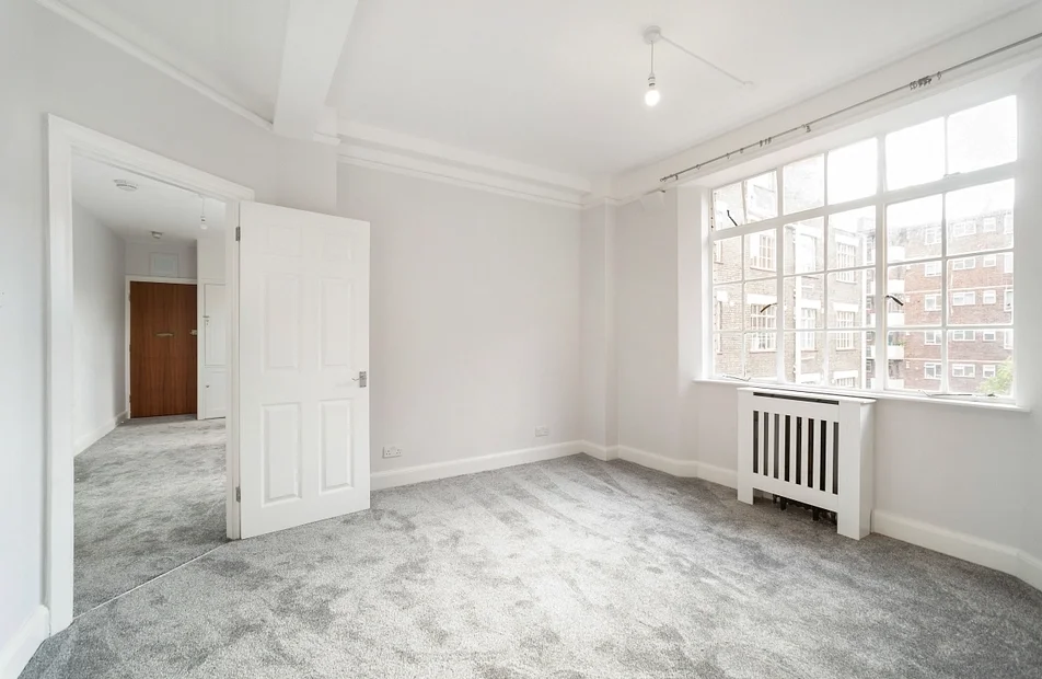 Flat Upper Woburn Place in London
