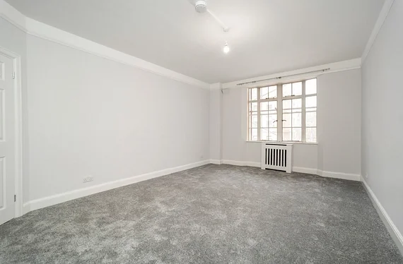 Flat Upper Woburn Place in London