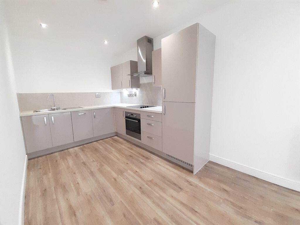 Flat Charlton Road in Greater London