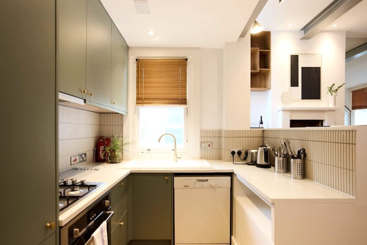 Flat Berens Road in Greater London