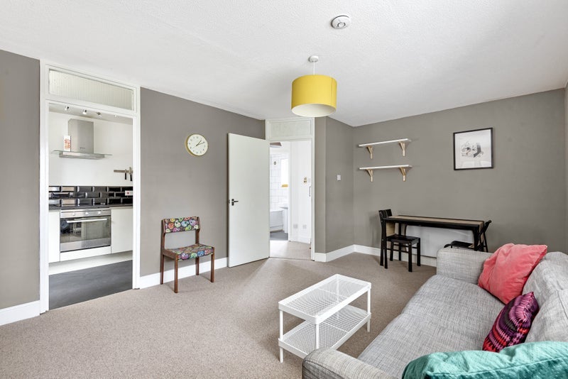 Flat Ruckholt Road in Greater London
