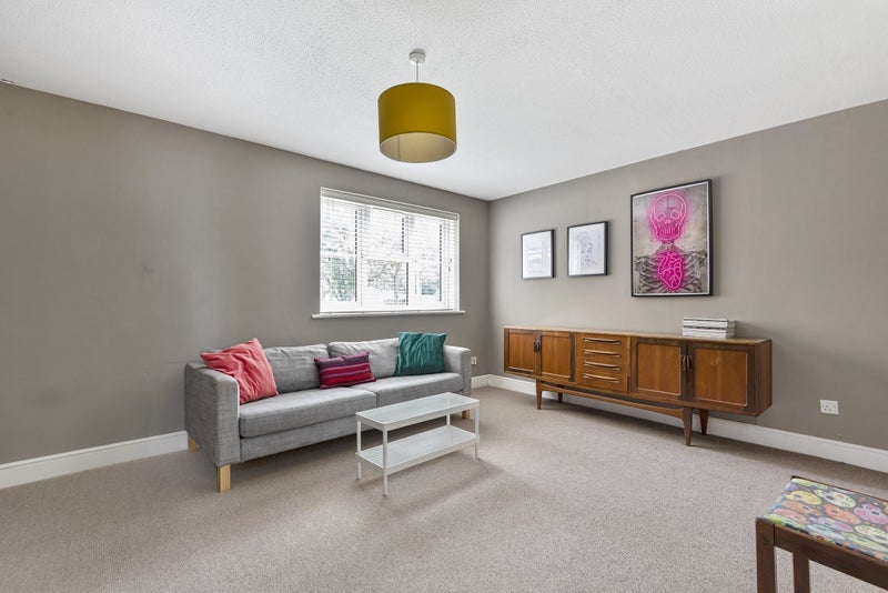 Flat Ruckholt Road in Greater London
