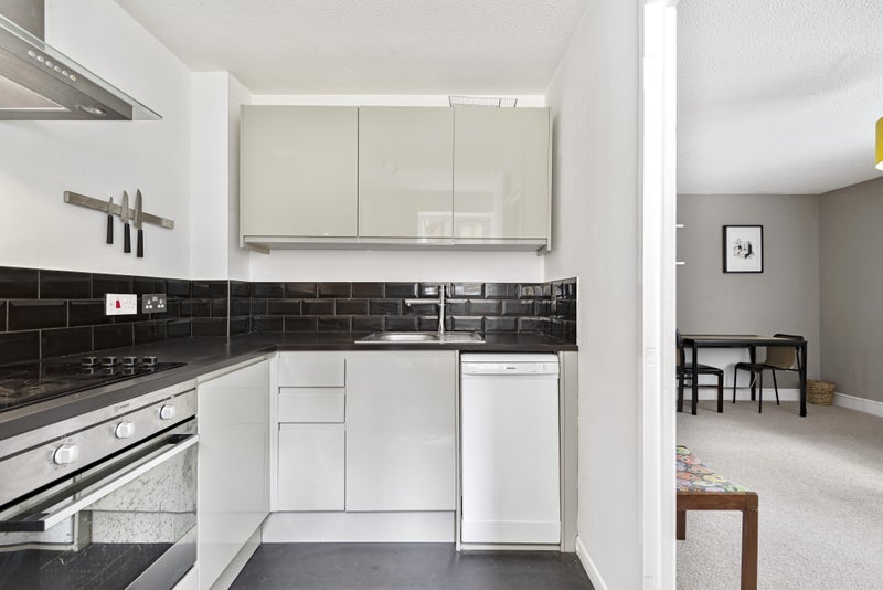 Flat Ruckholt Road in Greater London