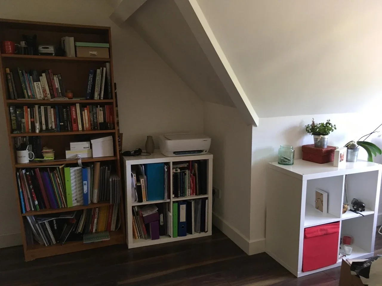 Flat Walm Lane in Greater London