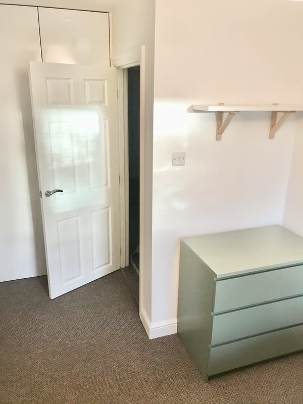 Room Brooks Road in Trafford
