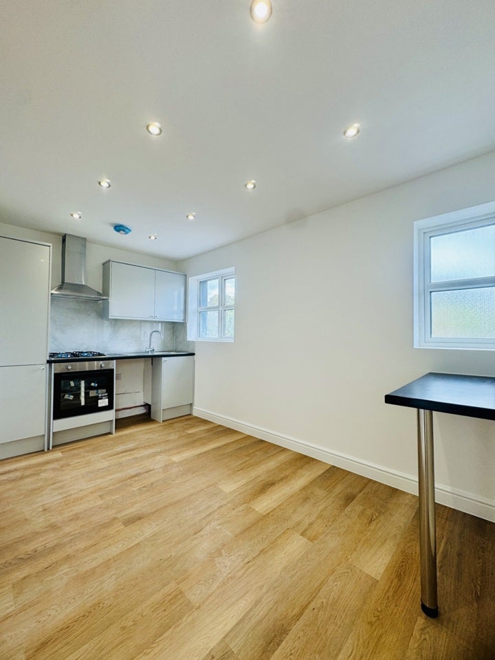 Flat Brighton Road in Greater London