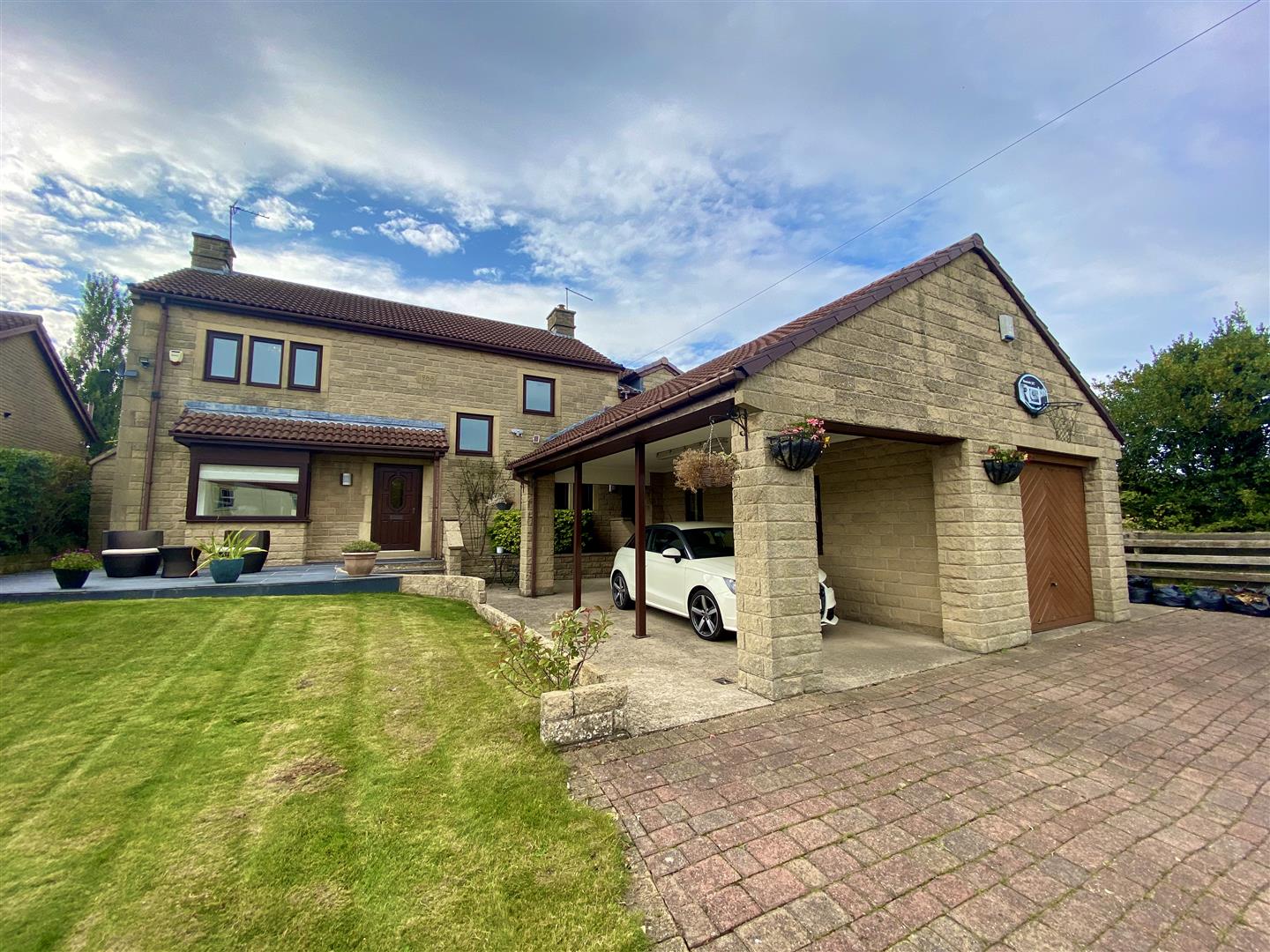 House Walseker Lane in Rotherham