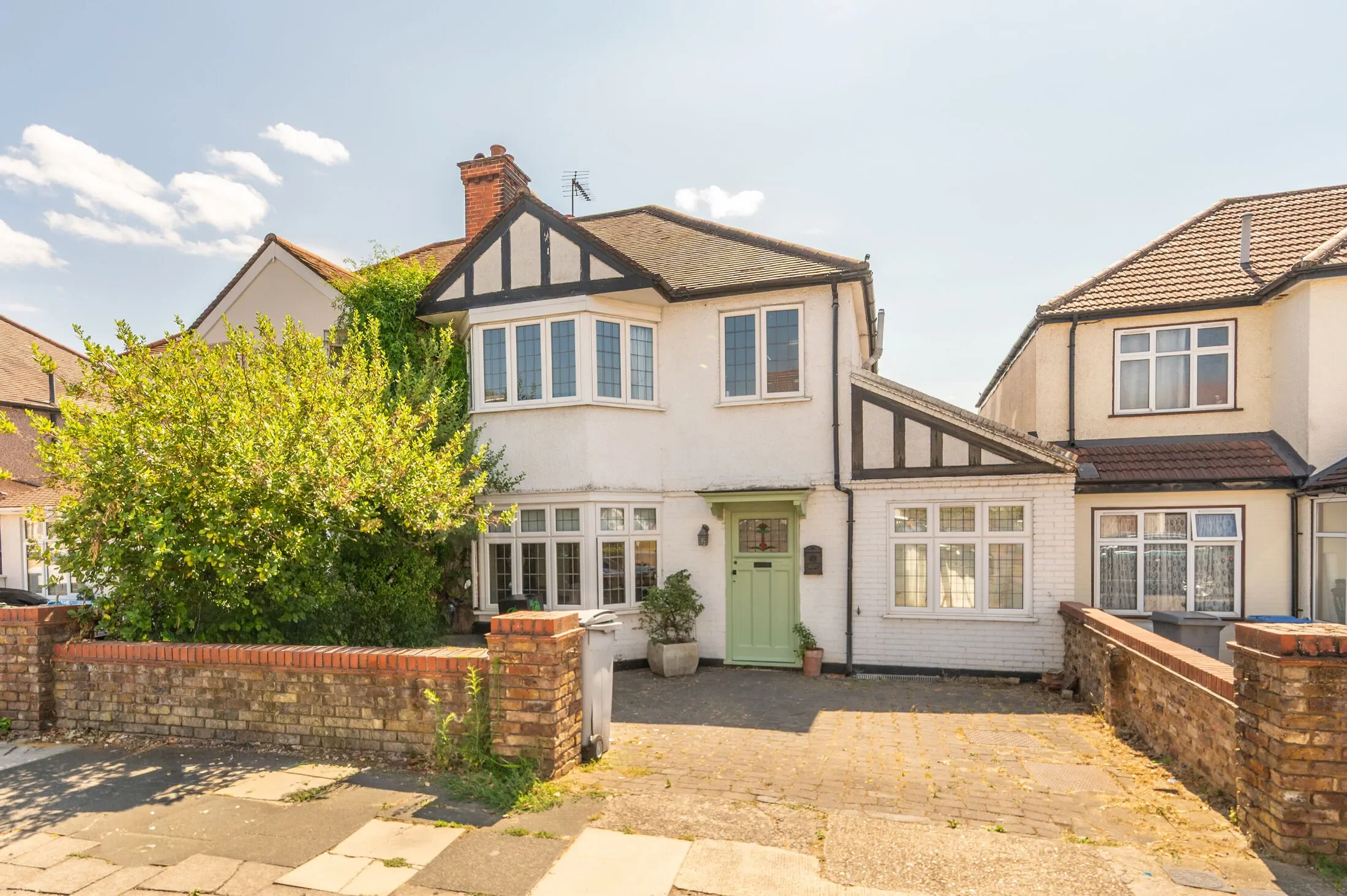 House Dollis Hill Avenue in Greater London
