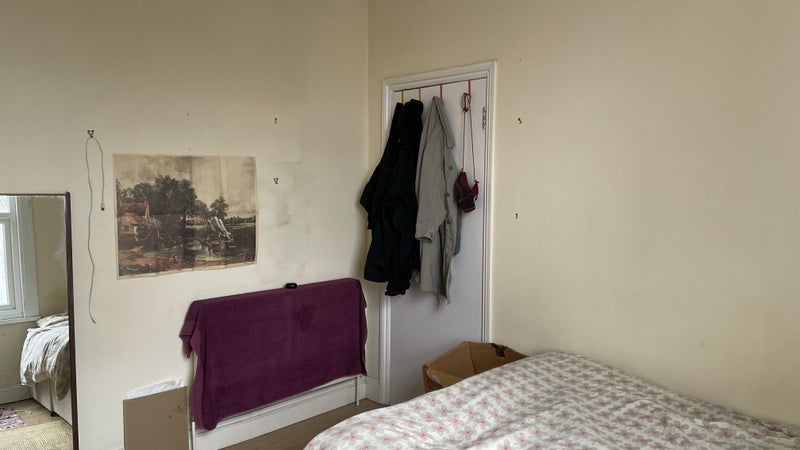 Room Pulross Road in Greater London