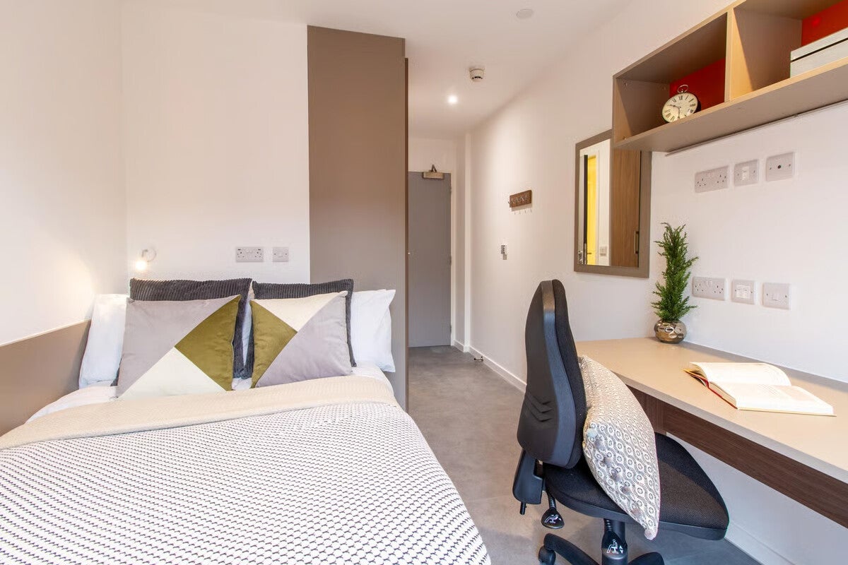 Room Dean Street in Bristol