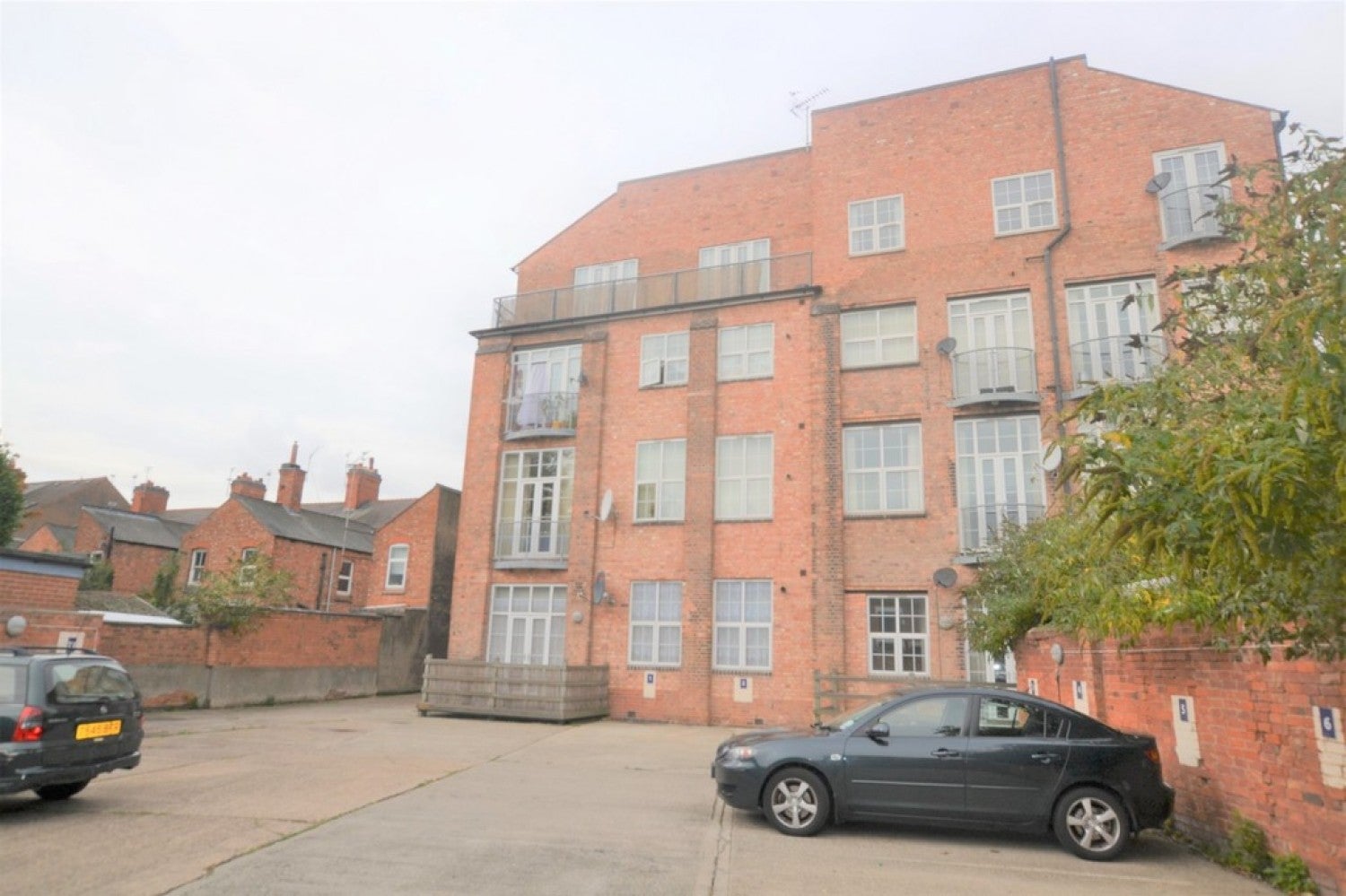Flat Fosse Road North in Leicester
