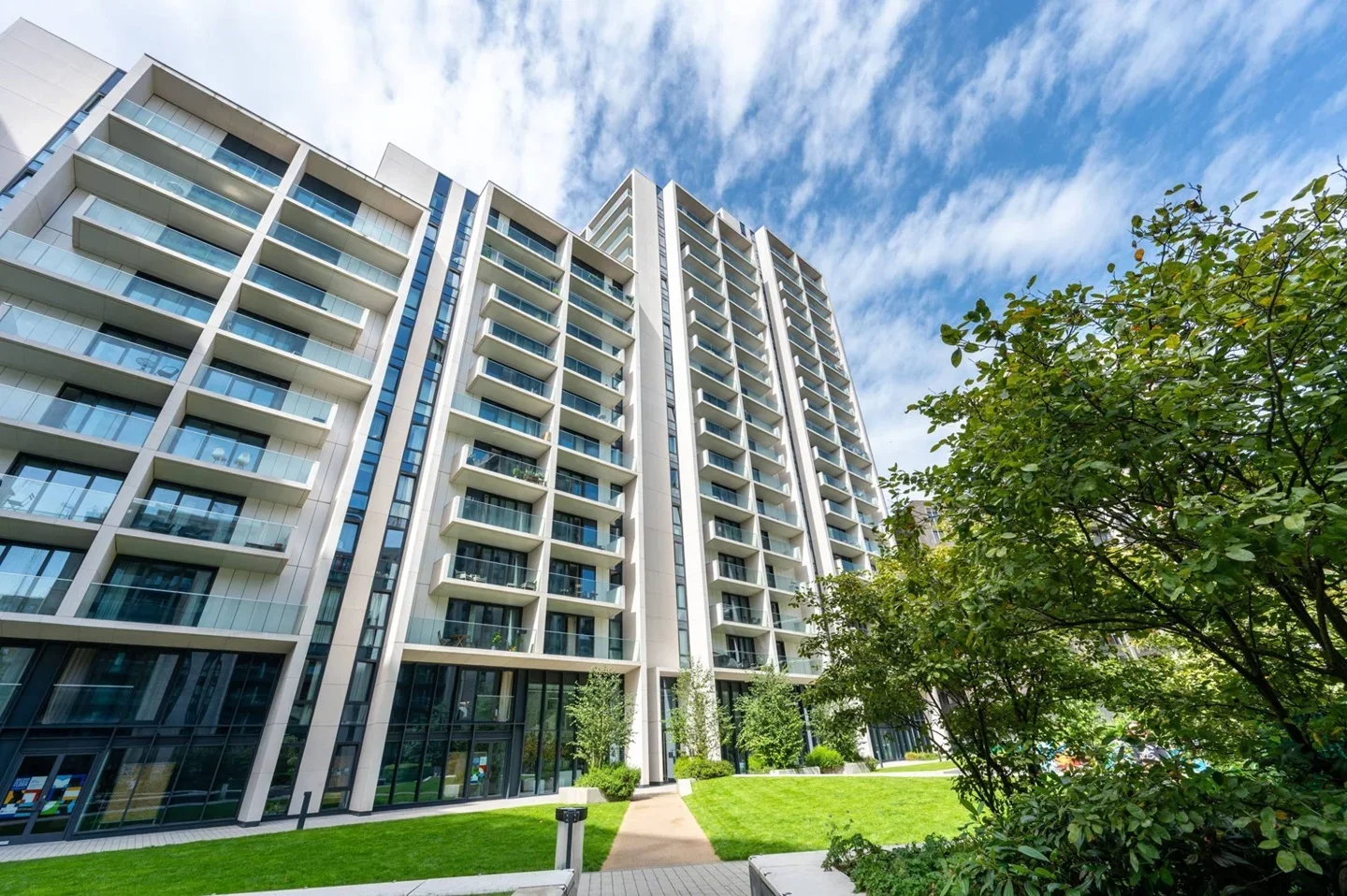 Flat Humphry Repton Lane in Greater London