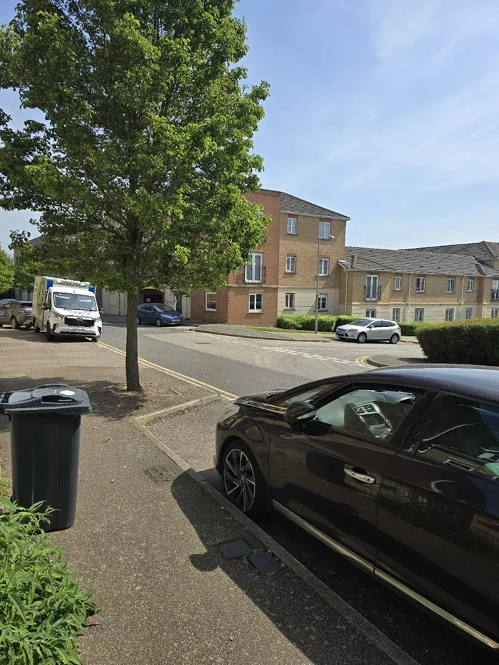 Room Windermere Avenue in Purfleet-on-Thames
