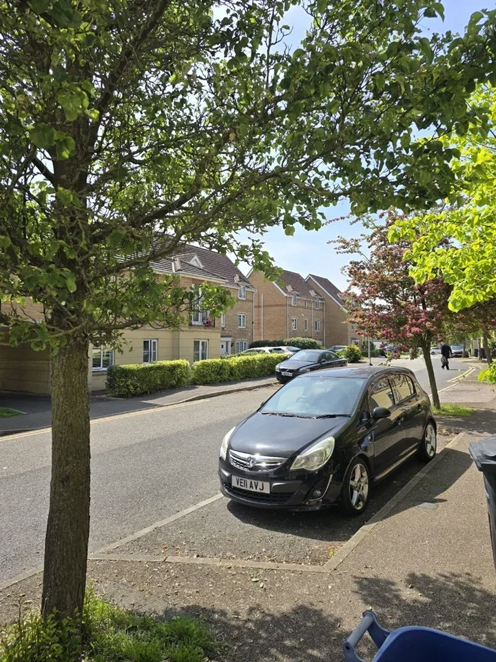 Room Windermere Avenue in Purfleet-on-Thames