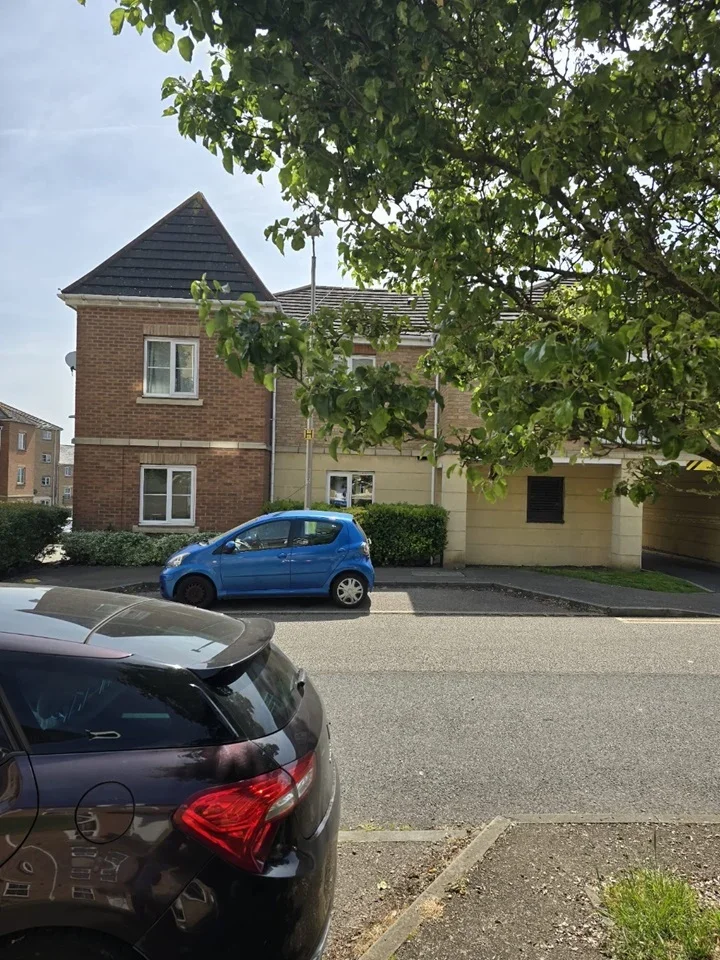 Room Windermere Avenue in Purfleet-on-Thames