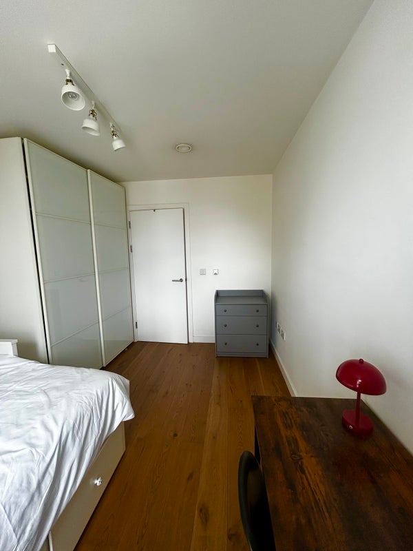 Room White Horse Lane in Greater London