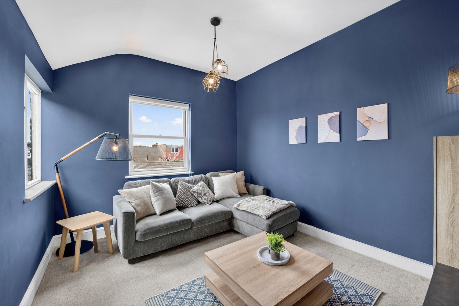 Flat Sheen Lane in Greater London