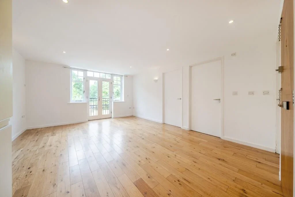 Flat Kingston Vale in Greater London