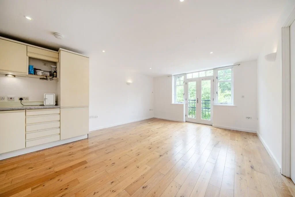 Flat Kingston Vale in Greater London