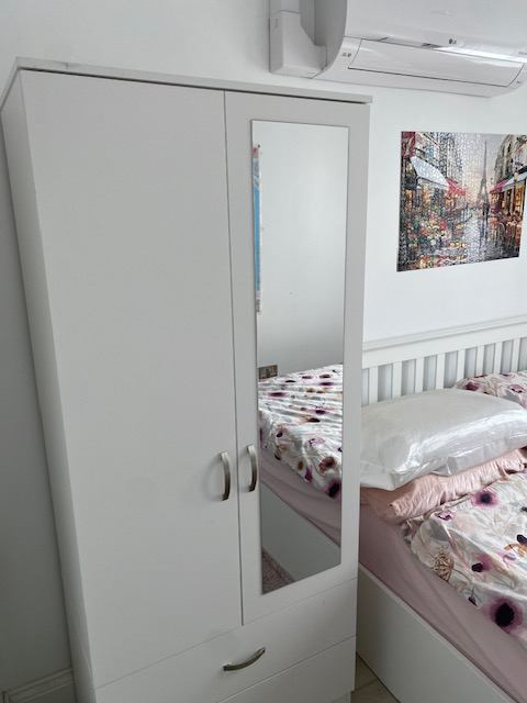 Room Wigston Road in Greater London