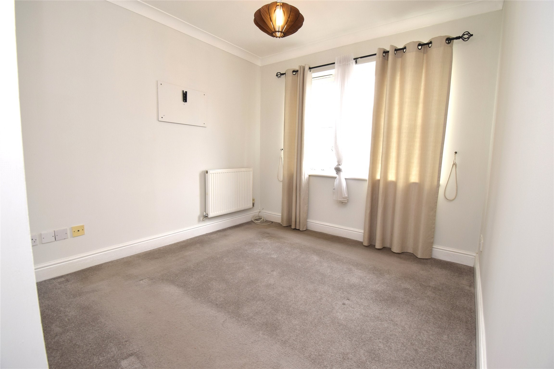 Flat Lytton Road in Greater London