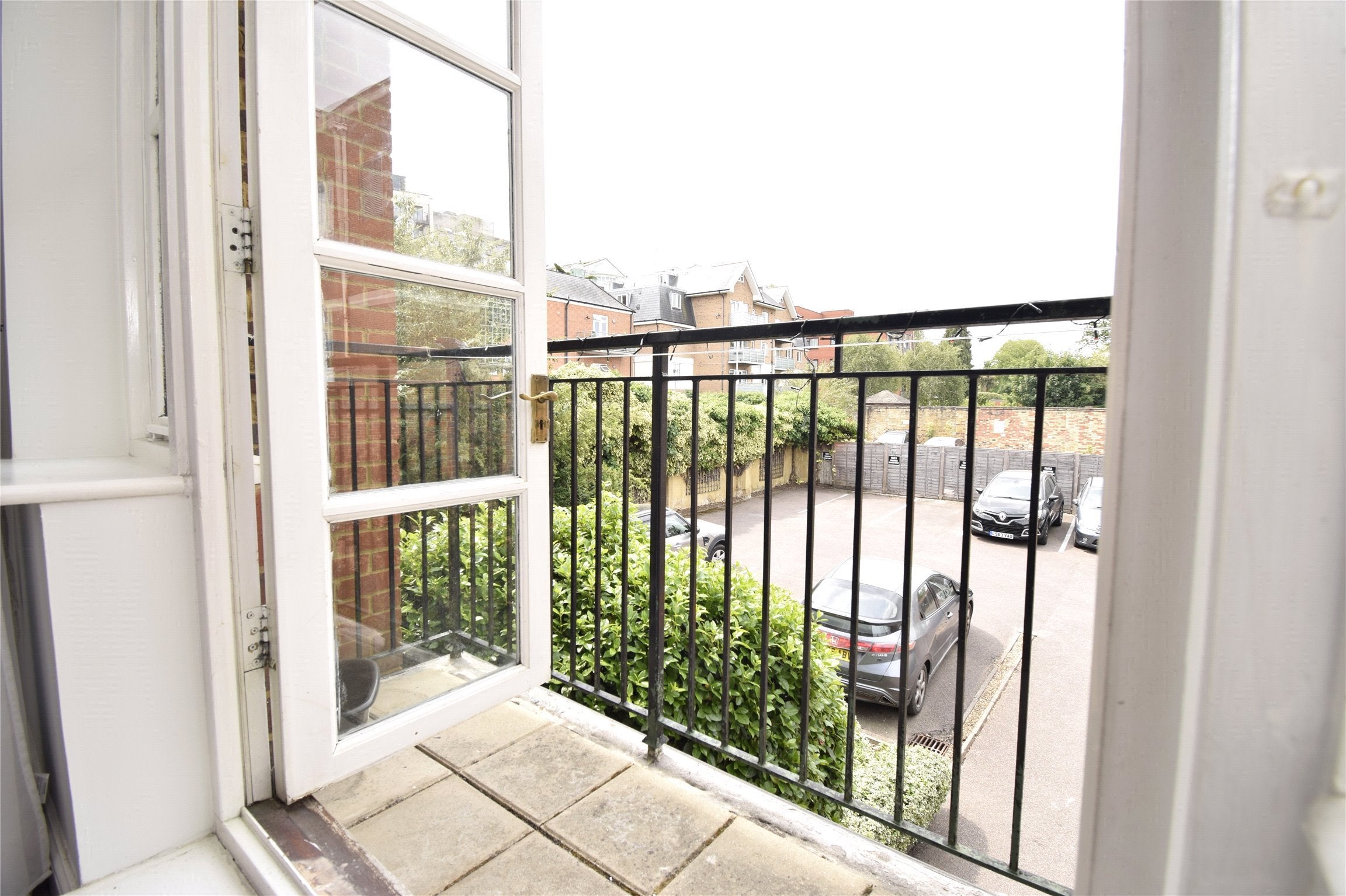 Flat Lytton Road in Greater London