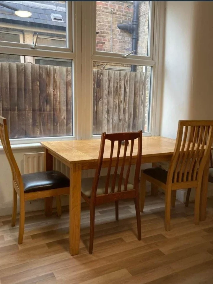 Room Forest Road in Greater London