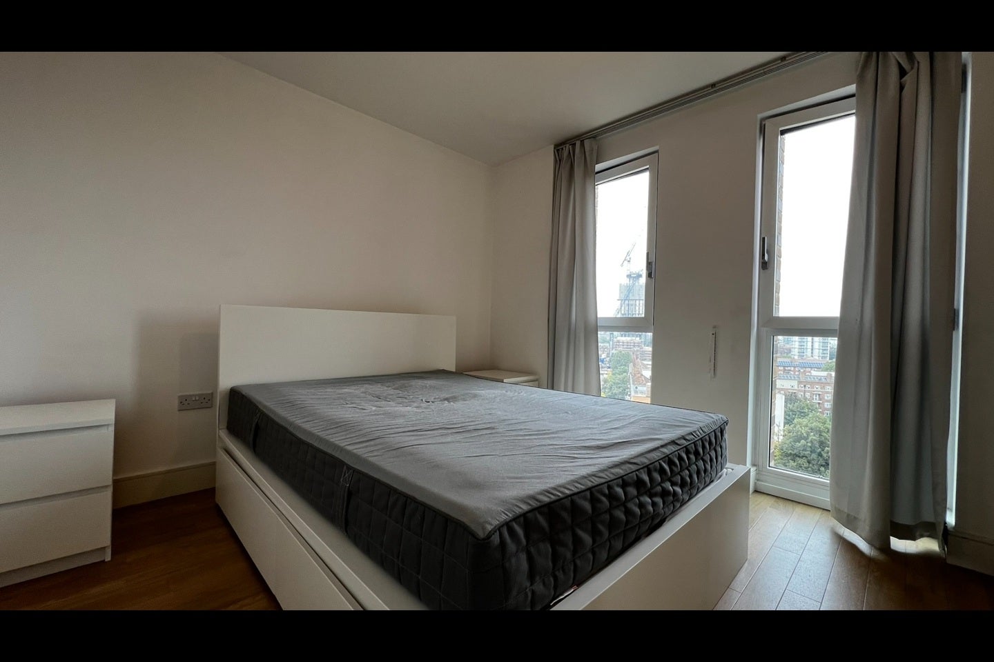 Flat Hannaford Walk in Greater London