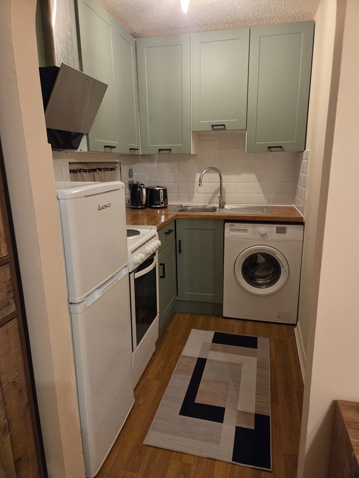 Flat Alexander Close in Greater London