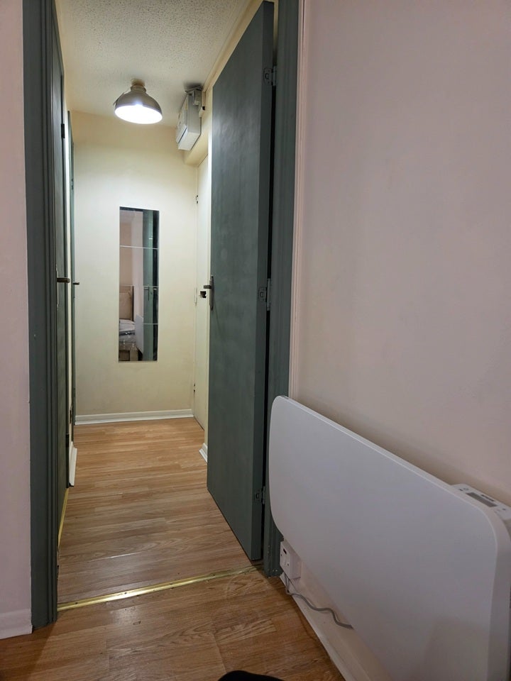 Flat Alexander Close in Greater London