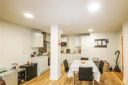 Flat Wadham Street in Weston-super-Mare
