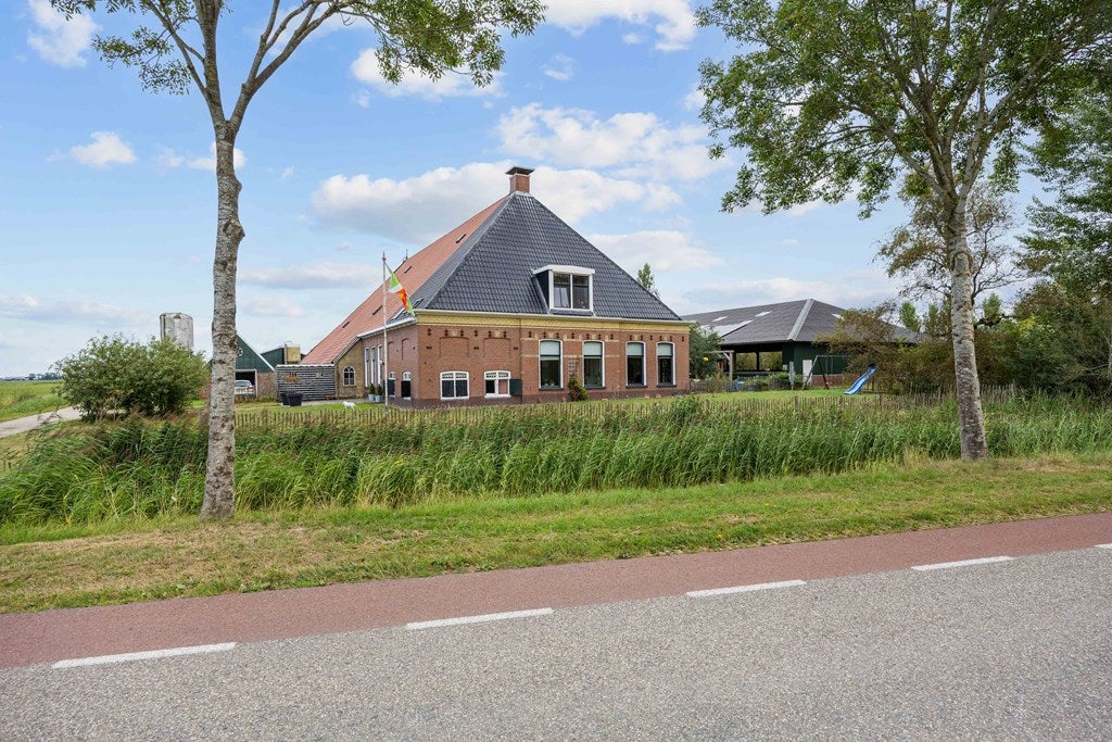 Huis Hikkaarderdyk 38 in Jislum