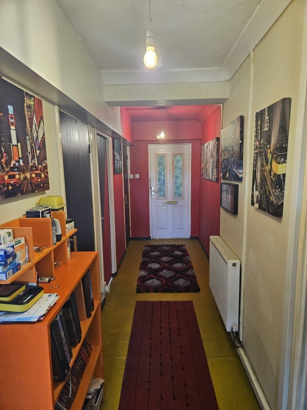 Room Boggart Hill Drive in Leeds