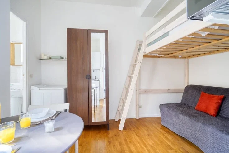 Flat Rue des Moines in Paris