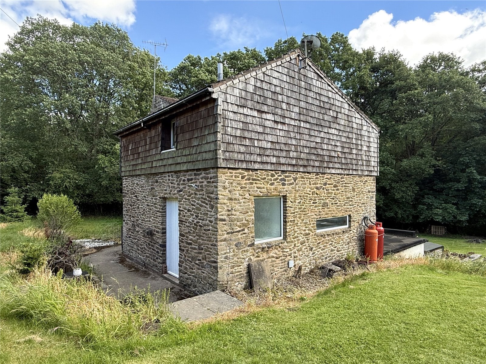 House Button Bridge Lane in Kinlet