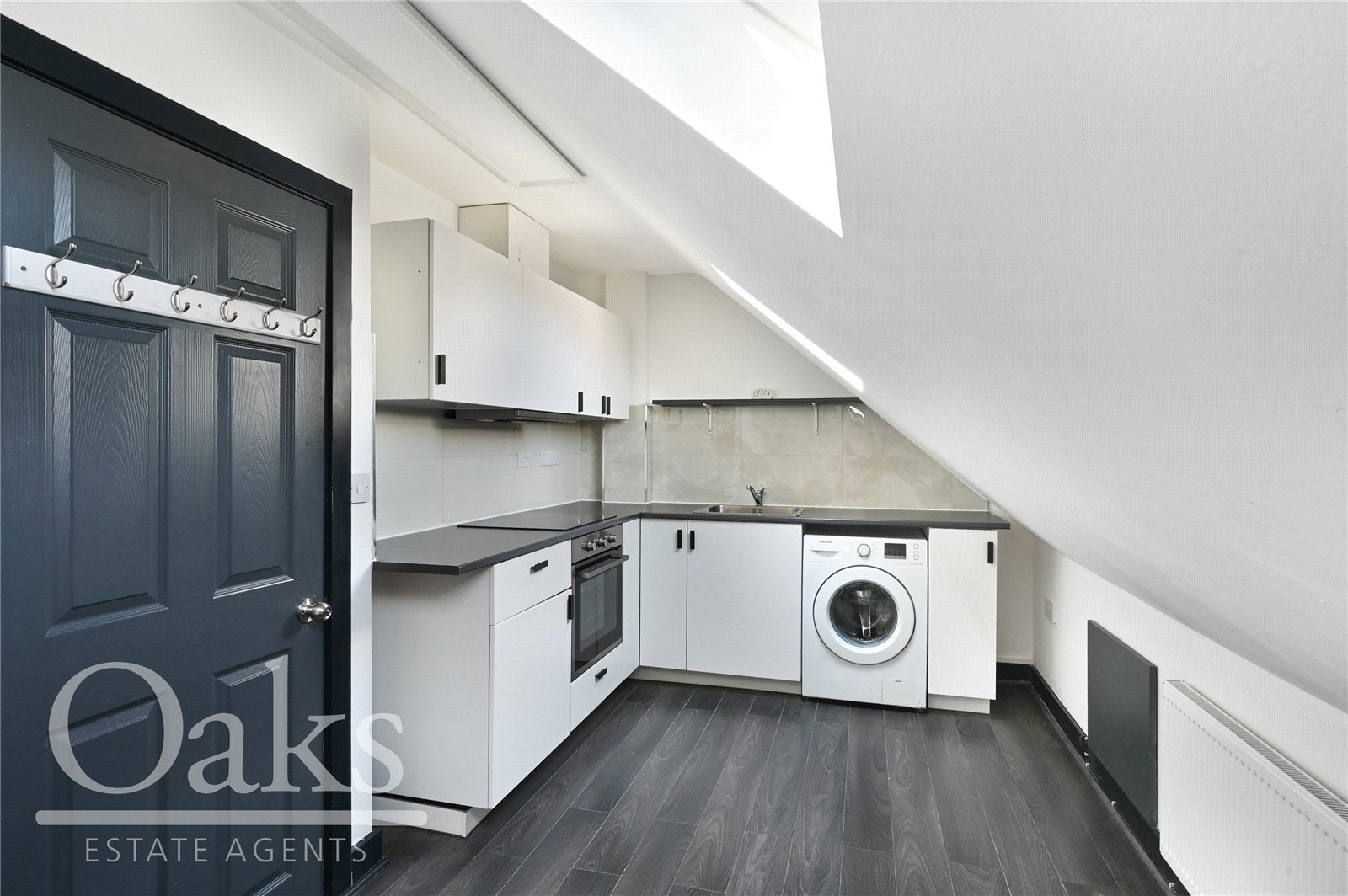 Flat Lower Addiscombe Road in Greater London
