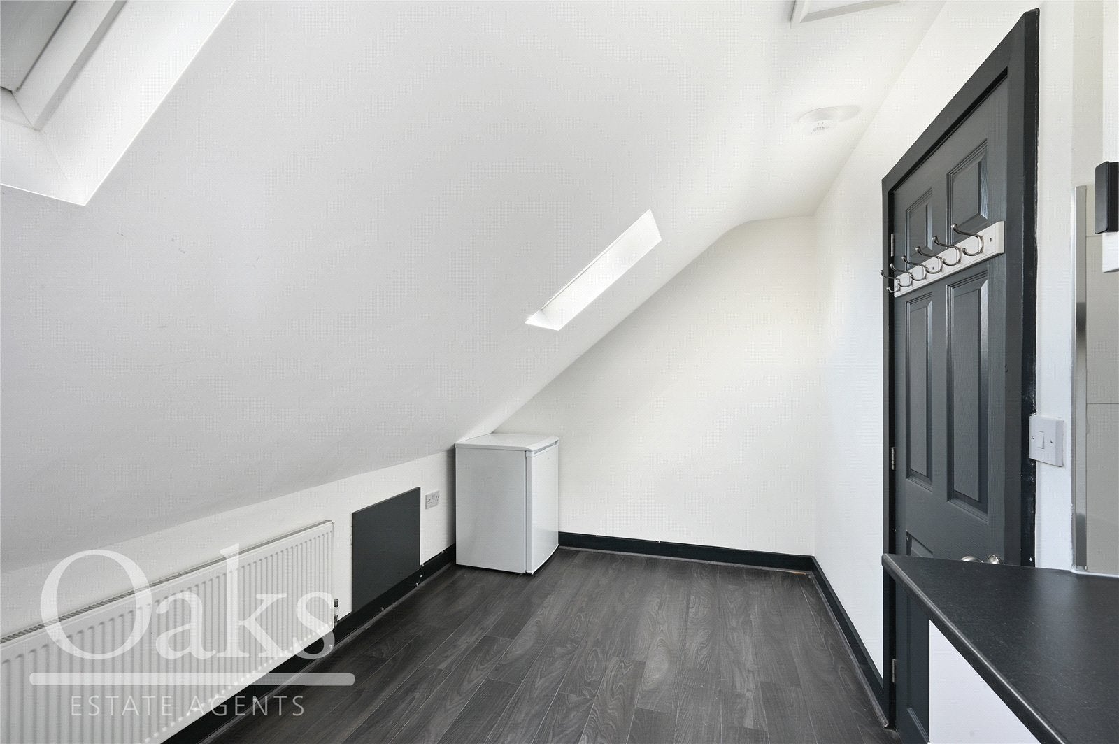Flat Lower Addiscombe Road in Greater London