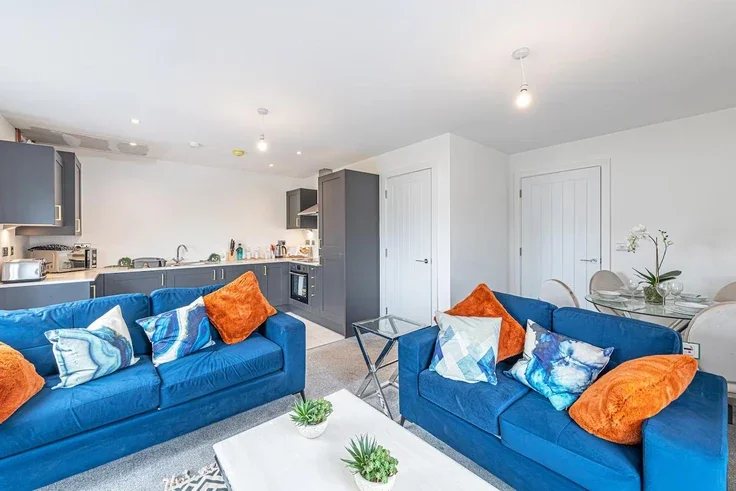 Flat Pensby Road in Heswall