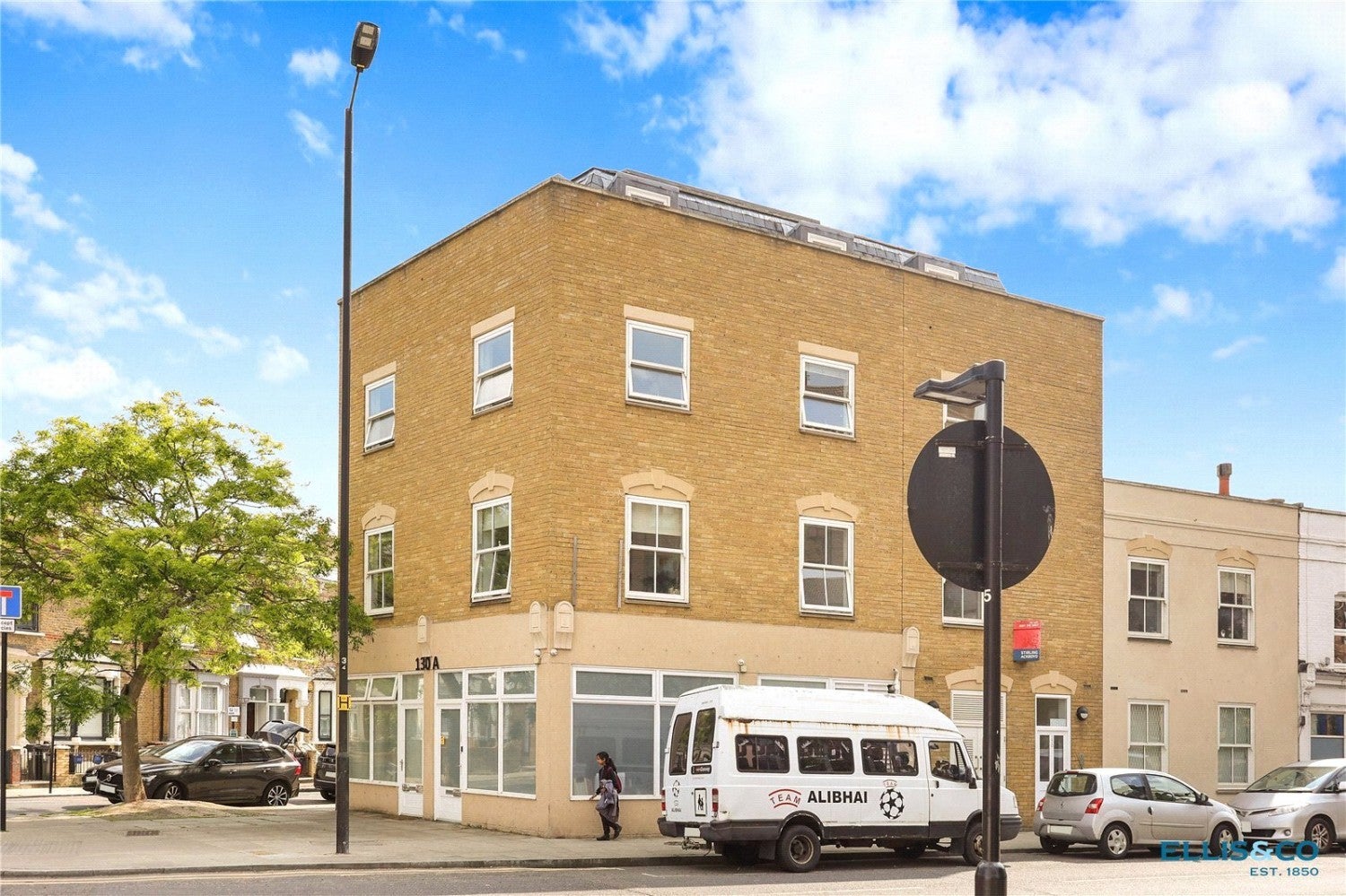 Flat Narford Road in Greater London