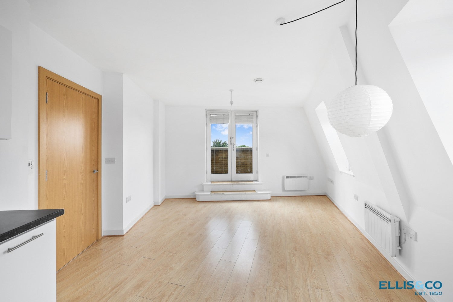 Flat Narford Road in Greater London